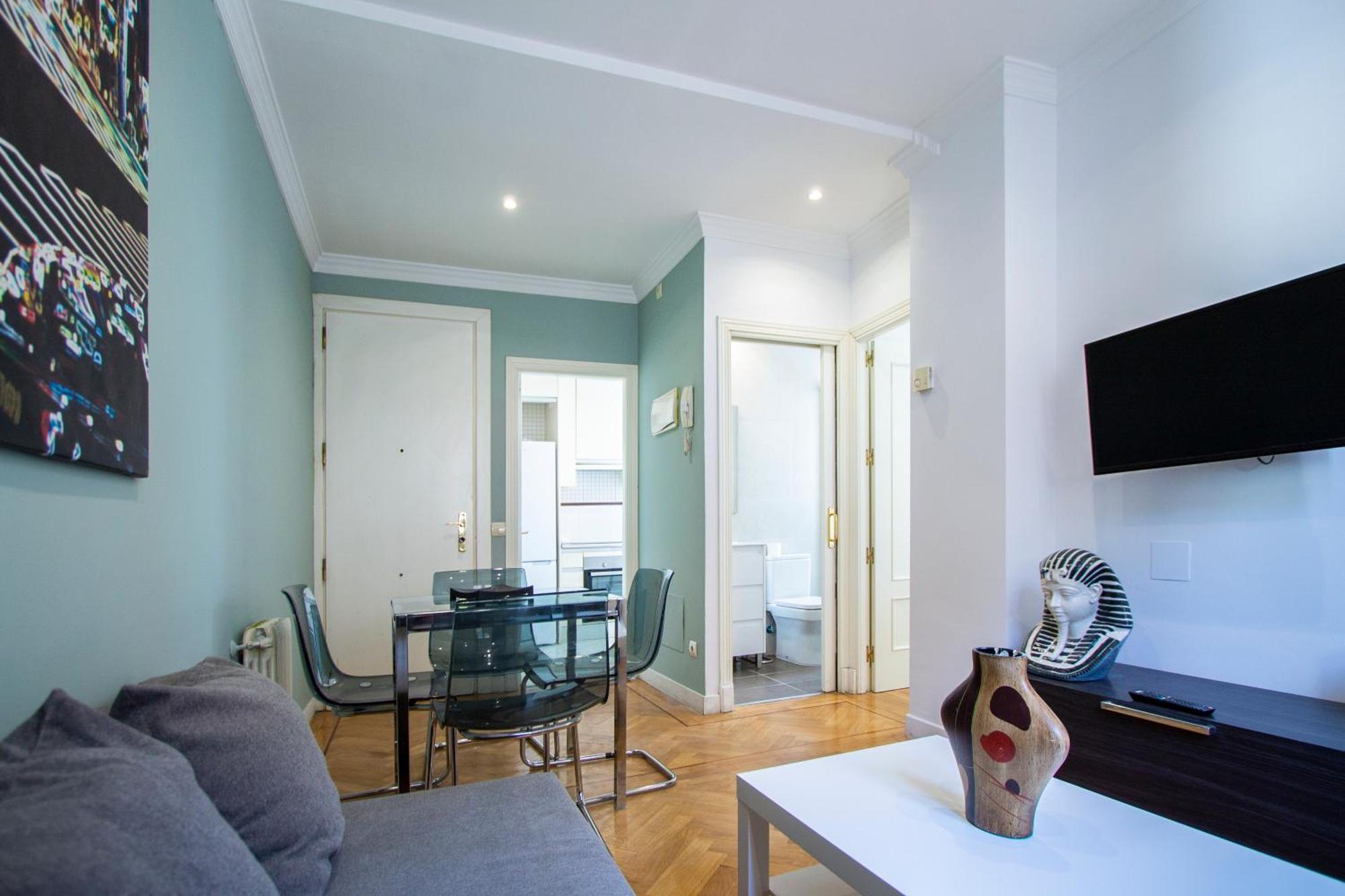 Apartamentos Dali Madrid Exterior photo